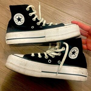 Women’s Converse Sz 5.5 Chuck